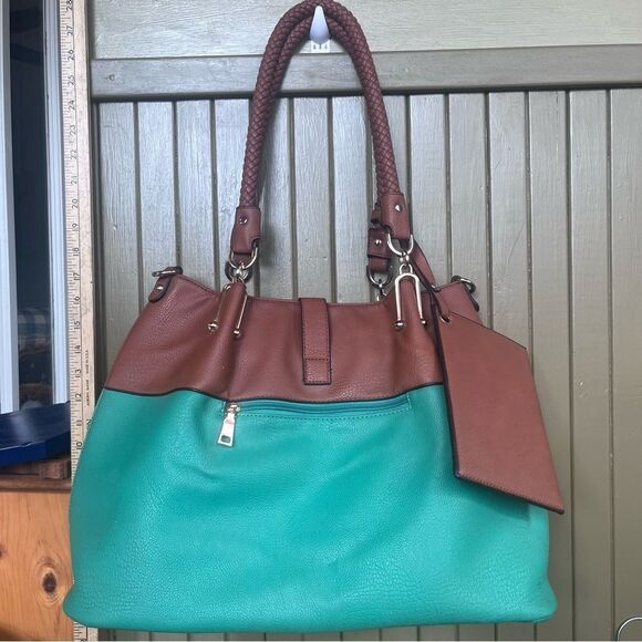 Black Rivet Color-block Green / Tan Faux Leather Bucket Shoulder Bag - Picture 6 of 13